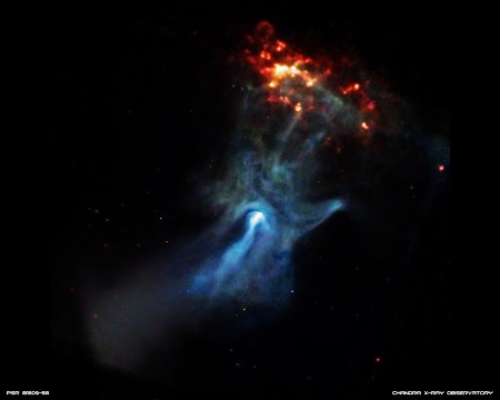 Gaswolk, maar het lijkt erg op een hand die een stelsel draagt
